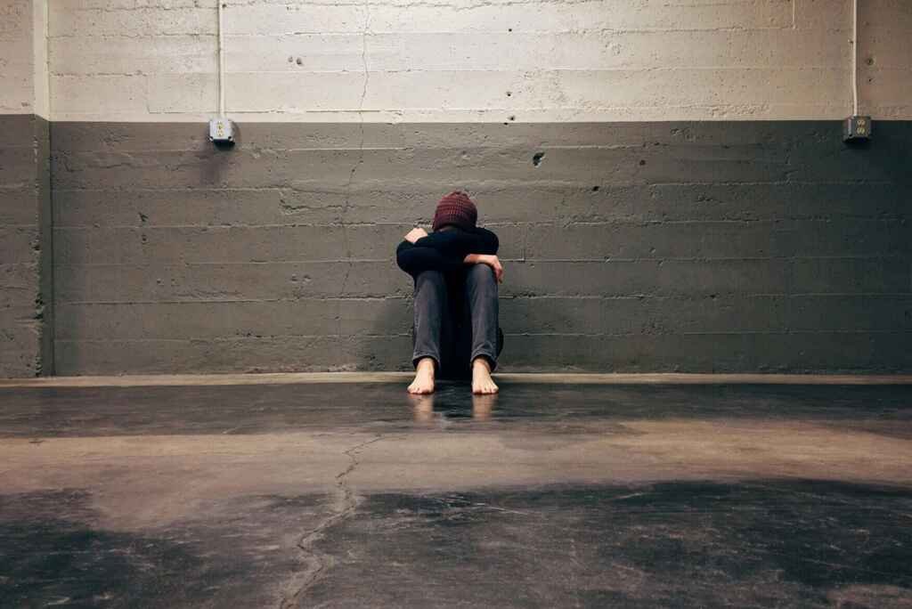 Depression in Young Age: Causes, Symptoms, and Solutions 1 Depression in Young Age: Causes, Symptoms, and Solutions